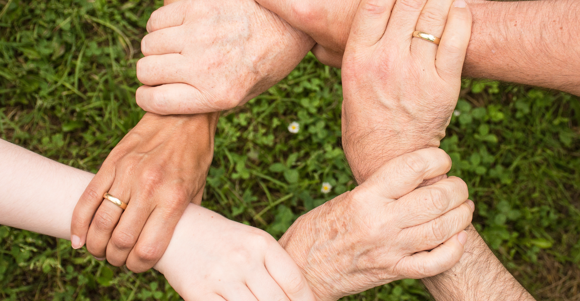 photo hands joining hands